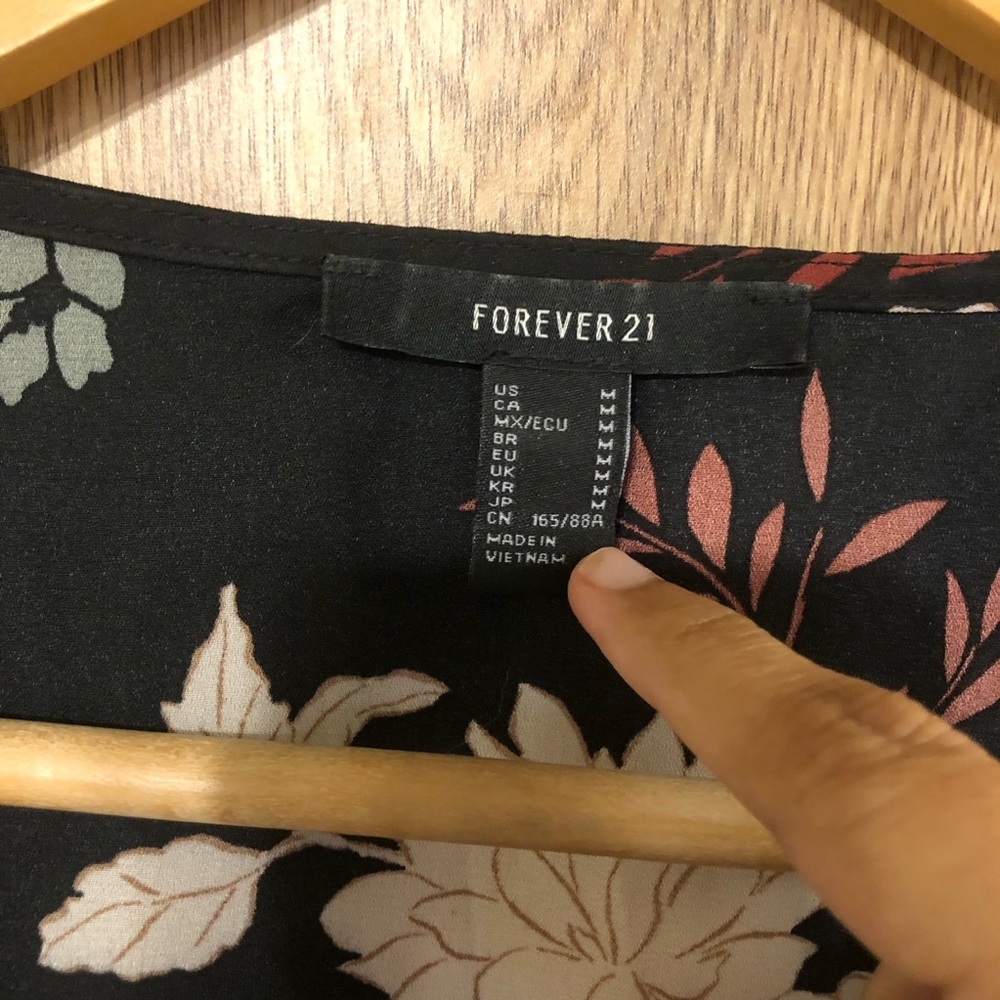 Forever 21 Black Floral Wrap Blouse with Cream & Rust Flowers - Picture 6 of 6